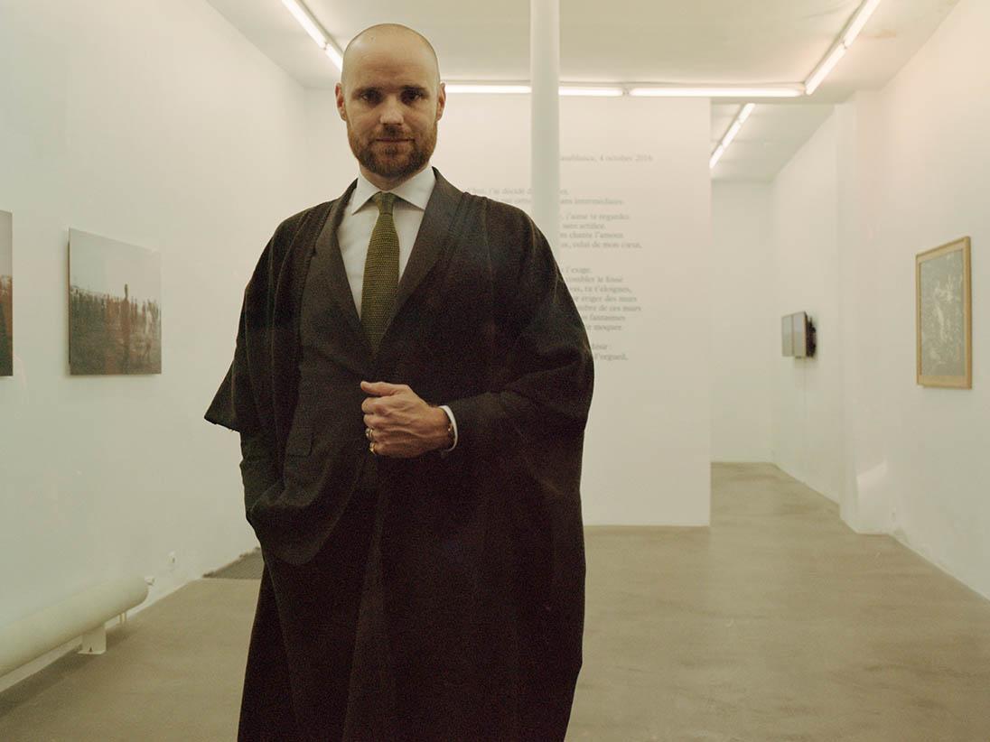 Mathias Coullaud in "Sahara" abaya